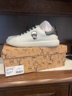 Karl Lagerfeld Men’s Cement Color Leather Sneakers with Black Accents-Brand New